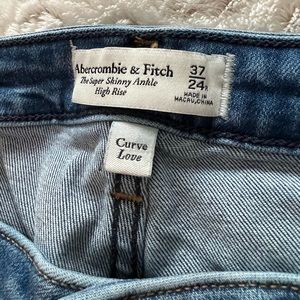 Abercrombie and Fitch super skinny ankle jean high rise size 37/24R curve love